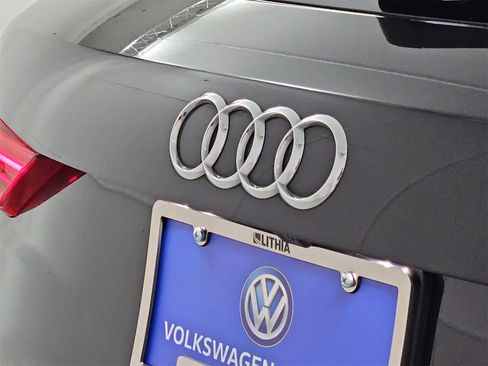 Used 2022 Audi Q3 2.0T Premium w/ Convenience Package image 11