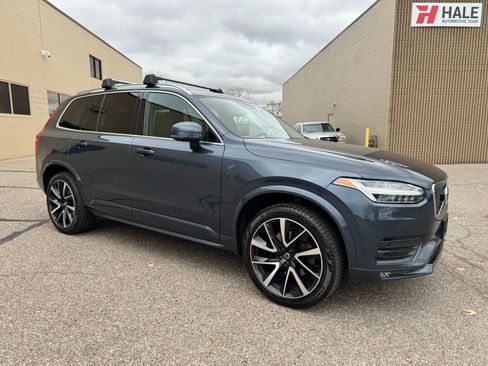 Used 2021 Volvo XC90 T6 Momentum w/ Protection Package Premier image 11