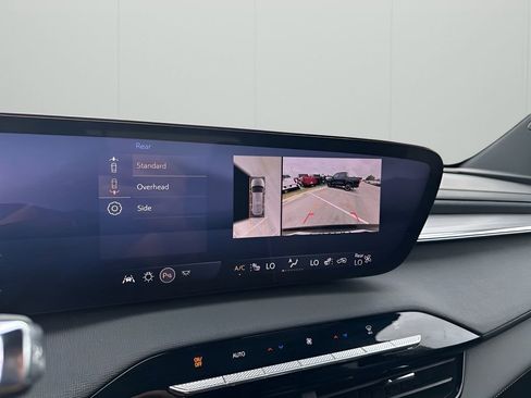 Used 2025 Buick Enclave Preferred image 38