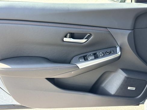 Used 2025 Nissan Sentra SR w/ SR Premium Package FWD image 18