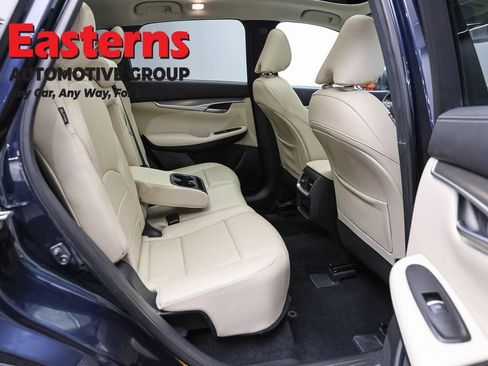 Used 2022 INFINITI QX50 Luxe AWD/4WD image 23