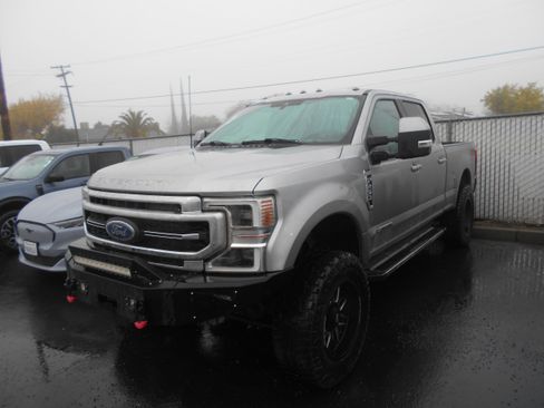 Used 2022 Ford F250 Lariat w/ Lariat Ultimate Package image 3