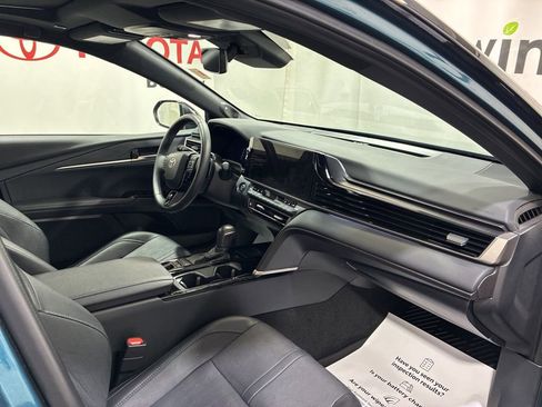 Used 2025 Toyota Camry XSE w/ Premium Plus Package image 15