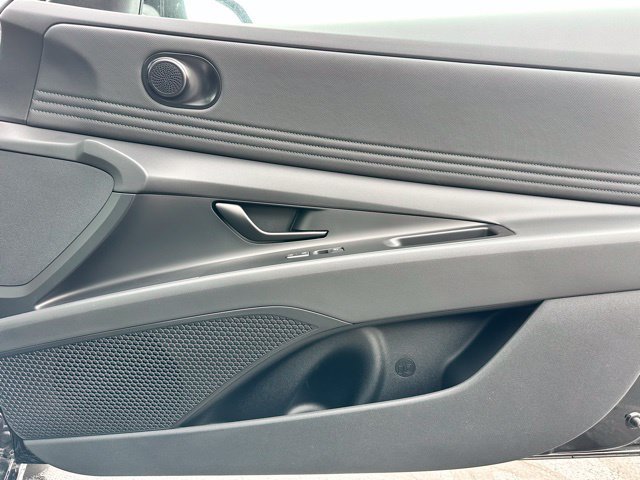 New 2025 Hyundai Elantra SEL FWD image 26