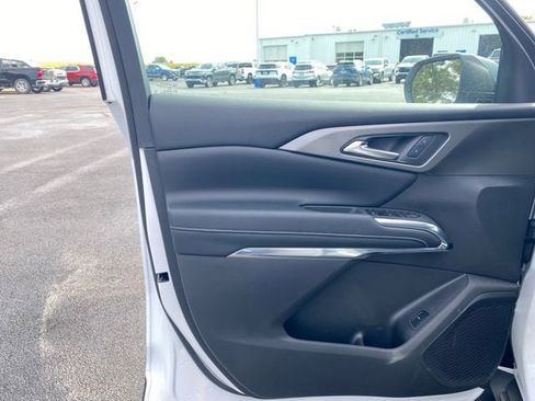 New 2026 Chevrolet Traverse LT w/ Driver Confidence Package image 12