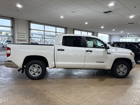 Used 2017 Toyota Tundra SR5 image 3