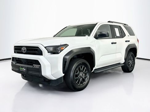 Used 2025 Toyota 4Runner SR5 AWD/4WD image 3