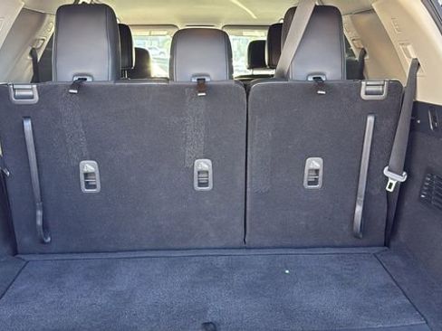 Used 2024 Nissan Pathfinder SL image 32