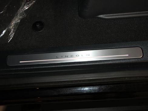 New 2026 Lincoln Navigator Reserve AWD/4WD image 6