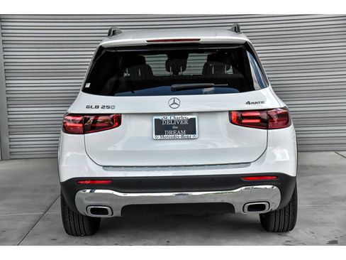 Certified 2025 Mercedes-Benz GLB 250 4MATIC image 8