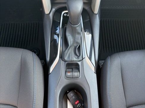 Certified 2025 Toyota Corolla Cross SE image 14