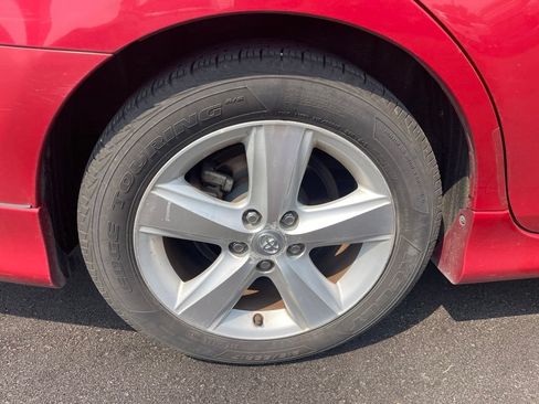Used 2011 Toyota Camry SE w/ SE Extra-Value Pkg #1 FWD image 10