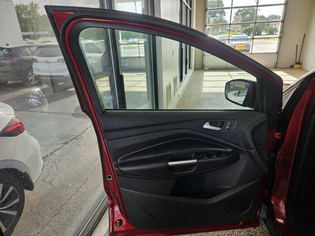 Used 2014 Ford Escape SE w/ Equipment Group 201A AWD/4WD image 18