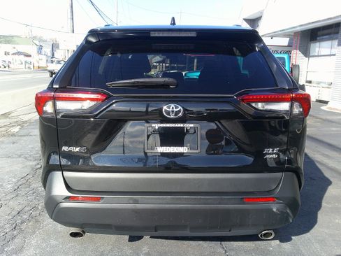 Used 2024 Toyota RAV4 XLE image 4