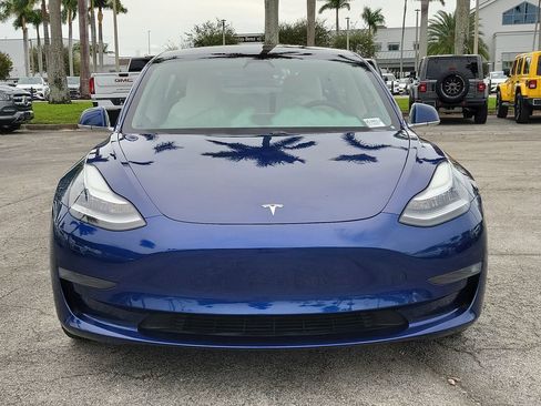 Used 2020 Tesla Model 3 image 2