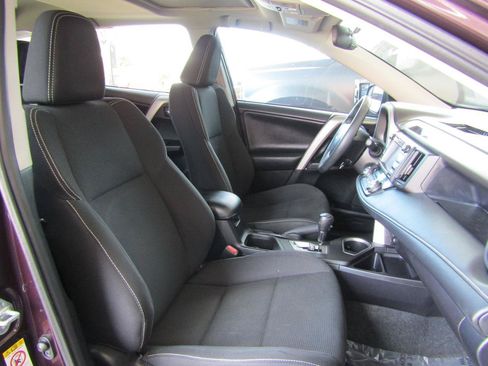 Used 2017 Toyota RAV4 XLE FWD image 12