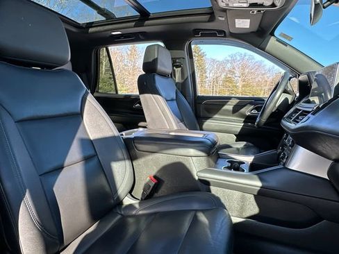 Used 2022 Chevrolet Tahoe Z71 w/ Luxury Package image 17