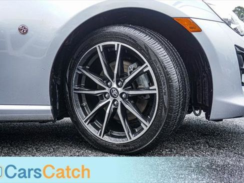 Used 2018 Toyota 86 image 17