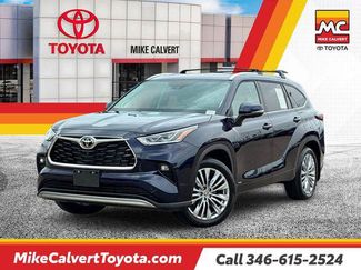 Certified 2026 Toyota Highlander Platinum AWD/4WD video 1