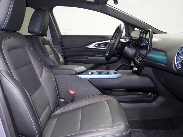 Used 2024 Chevrolet Equinox EV FWD LT w/ 2LT image 14