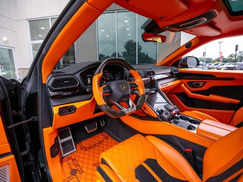 Used 2022 Lamborghini Urus AWD/4WD image 44
