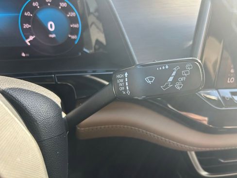 New 2026 Volkswagen Atlas Cross Sport SE FWD image 22