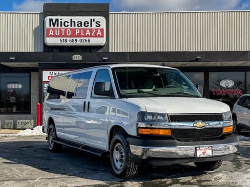 Used 2023 Chevrolet Express 3500 LT w/ LT Preferred Equipment Group image 2
