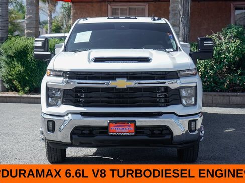 Used 2025 Chevrolet Silverado 3500 LT w/ Convenience Package AWD/4WD image 3