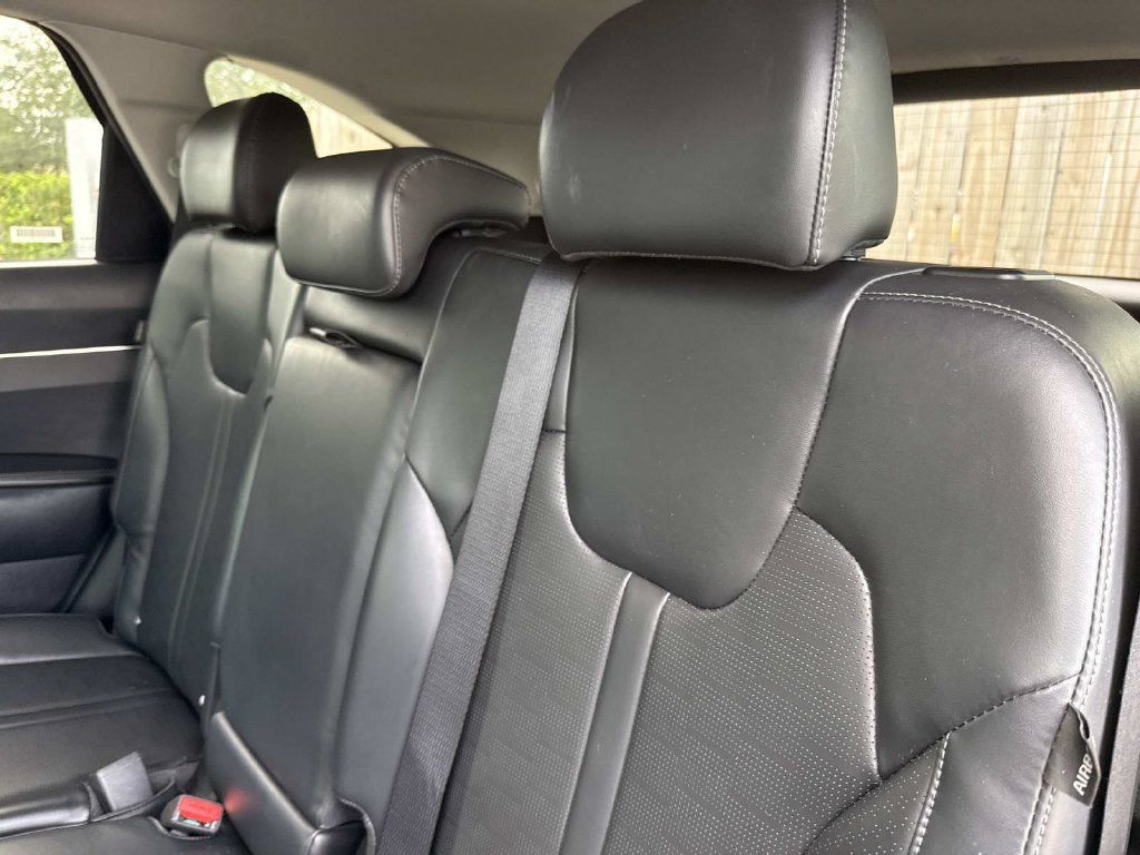 Used 2024 Kia Sorento S FWD image 13