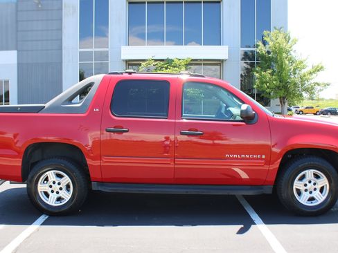 Used 2007 Chevrolet Avalanche LS RWD image 36