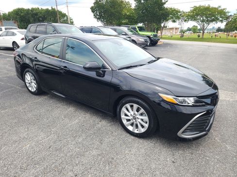 Used 2024 Toyota Camry LE FWD image 2