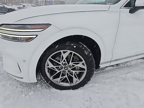 Used 2023 Genesis GV70 2.5T Advanced w/ Advanced Package image 2