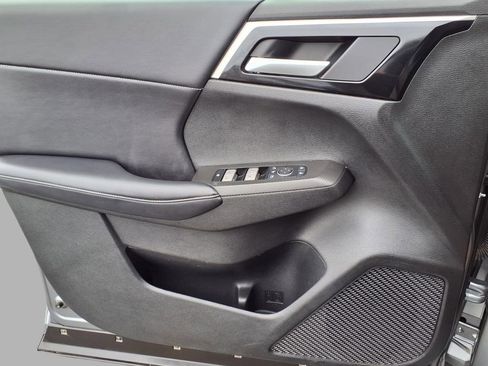 Used 2024 Mitsubishi Outlander SE image 18