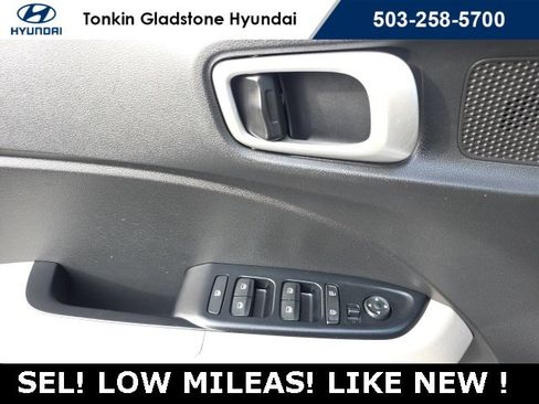 Used 2020 Hyundai Venue SEL w/ Convenience Package image 10