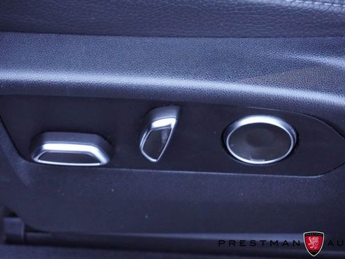 Used 2021 GMC Yukon XL Denali w/ Denali Premium Package image 16