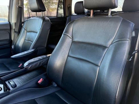 Certified 2019 Honda Pilot Touring image 12