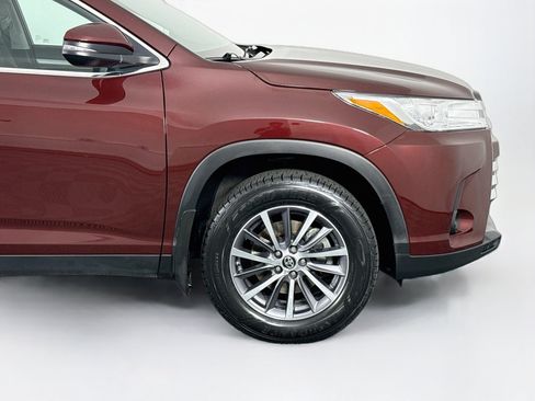 Used 2019 Toyota Highlander XLE AWD/4WD image 44
