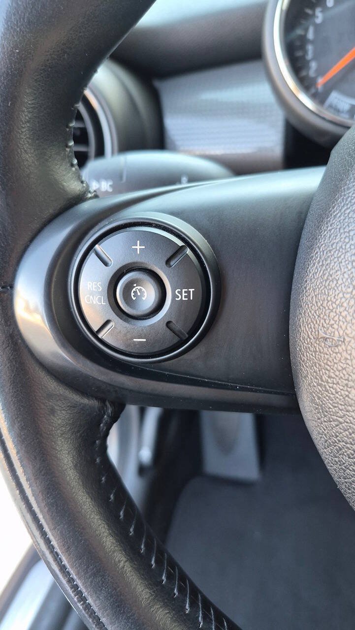 Used 2018 MINI Cooper 2-Door Hardtop FWD image 34