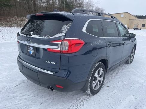 Used 2024 Subaru Ascent Premium w/ Convenience Package image 6