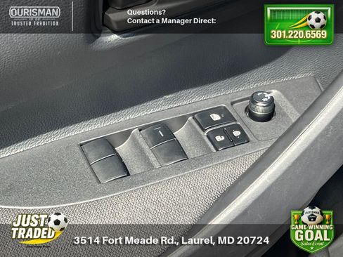 Used 2025 Toyota Corolla LE FWD image 8