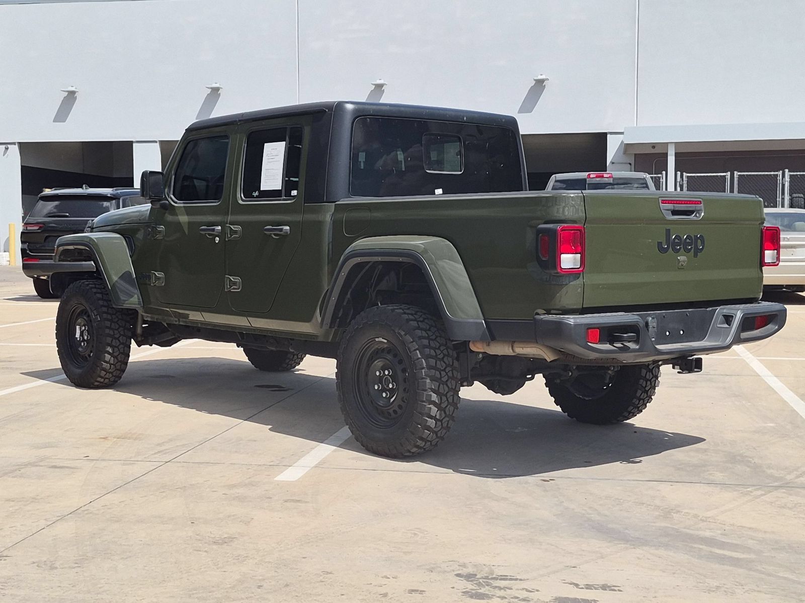 Used 2024 Jeep Gladiator Sport AWD/4WD image 5