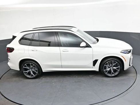Used 2026 BMW X5 xDrive40i w/ M Sport Package AWD/4WD image 21