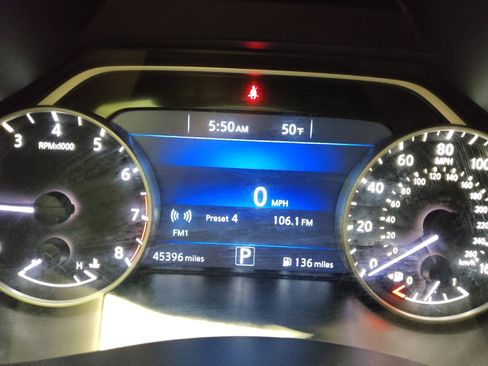Used 2016 Nissan Murano S AWD/4WD image 23