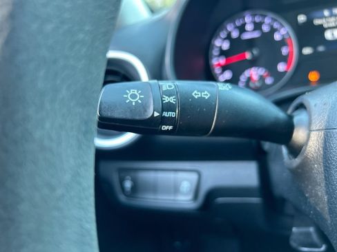 Used 2022 Kia Forte LXS FWD image 18