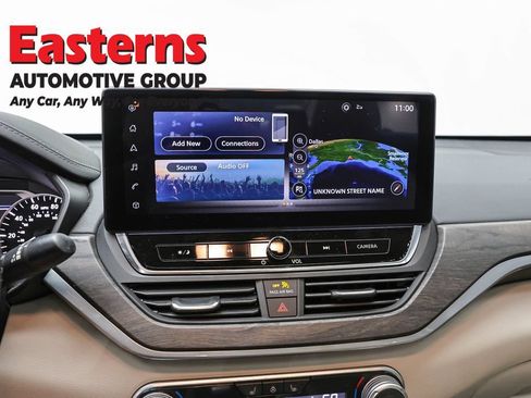 Used 2023 Nissan Altima 2.5 SL AWD/4WD image 12