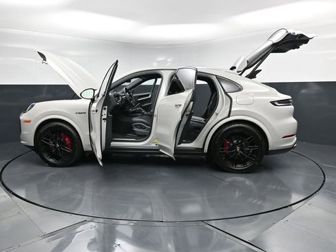 New 2025 Porsche Cayenne S AWD/4WD image 34
