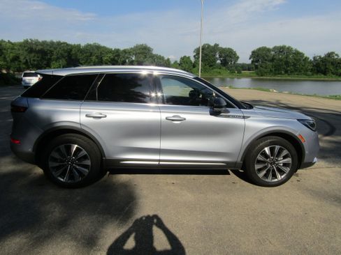 Used 2022 Lincoln Corsair Reserve w/ Equipment Group 201A image 5