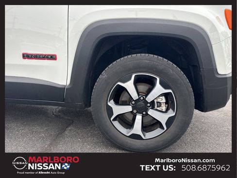 Used 2022 Jeep Renegade Trailhawk image 10