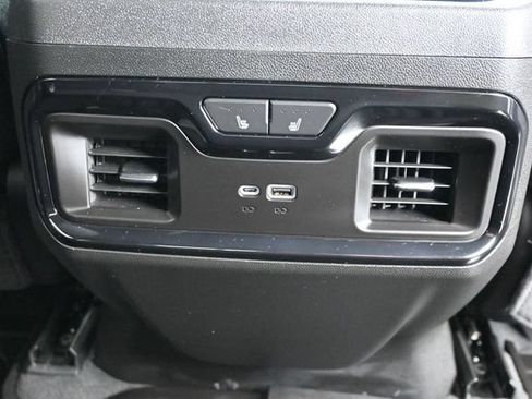 Used 2025 GMC Sierra 2500 AT4 AWD/4WD image 16