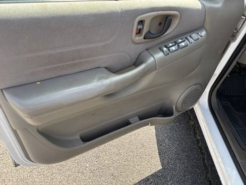 Used 2004 Chevrolet Blazer LS w/ Preferred Equipment Group AWD/4WD image 13